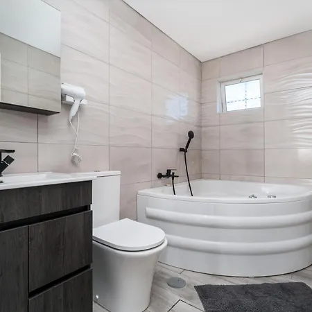 Villa Garden - 22 Guests - 2 Pools